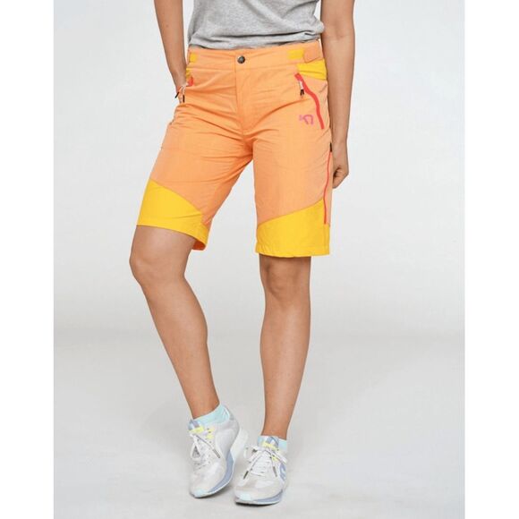 Kari Traa Pants - Kari Traa Women’s Sanne Shorts in Melon